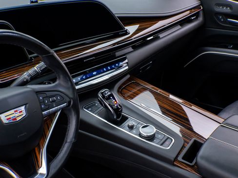 Used 2021 Cadillac Escalade Premium Luxury w/ LPO, Radiant Package image 12