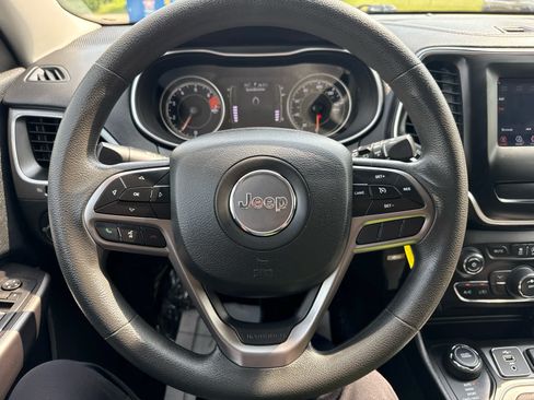 Used 2020 Jeep Cherokee Latitude AWD/4WD image 19