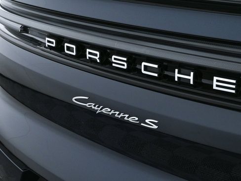 Certified 2025 Porsche Cayenne S image 47