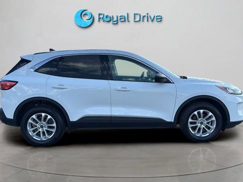 Used 2022 Ford Escape SE image 7