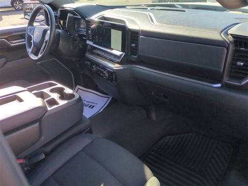 Used 2025 Chevrolet Silverado 1500 LT image 28