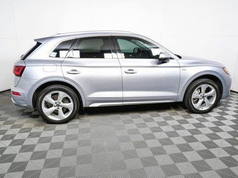 Used 2022 Audi Q5 2.0T Premium Plus w/ Premium Plus Package AWD/4WD image 2