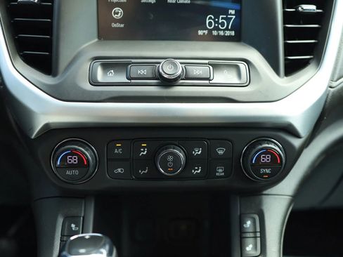 Used 2018 GMC Acadia SLE w/ LPO, Black Accent Package image 18