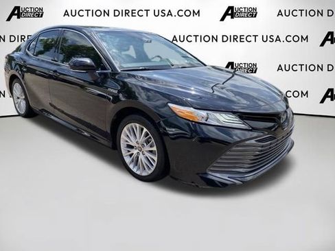 Used 2020 Toyota Camry XLE w/ Sunroof Package FWD image 26
