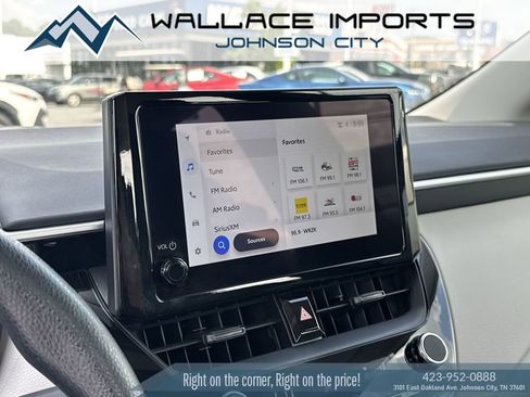Used 2025 Toyota Corolla LE FWD image 22