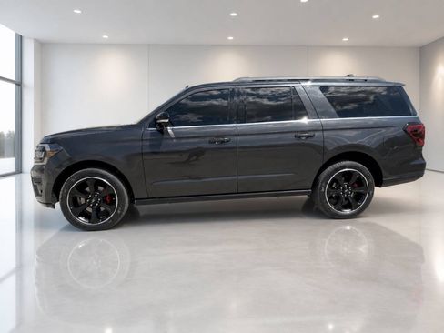Used 2022 Ford Expedition Max Limited RWD image 2