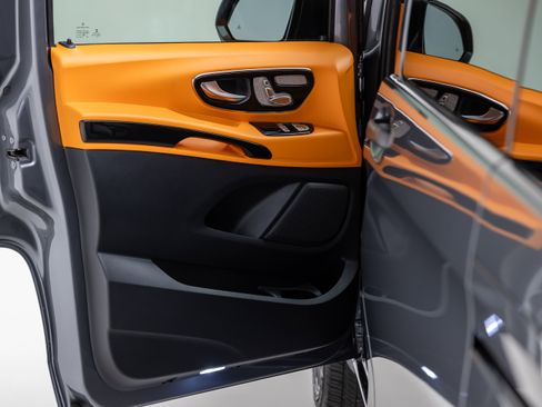 Used 2022 Mercedes-Benz Metris Passenger image 97