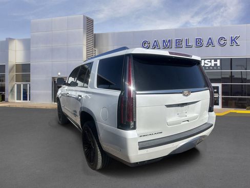 Used 2017 Cadillac Escalade Premium Luxury RWD image 5
