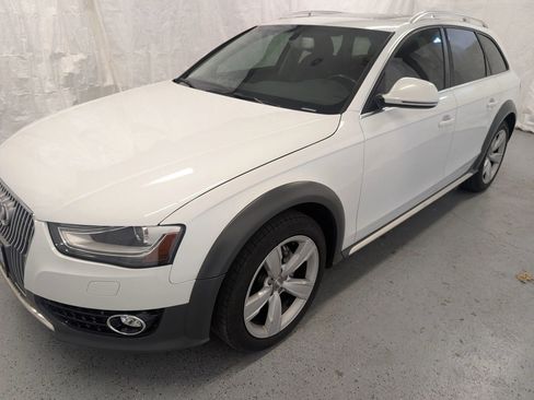 Used 2015 Audi A4 Premium Plus w/ Technology Package image 4