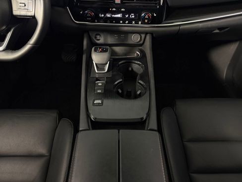 Used 2024 Nissan Rogue SL w/ SL Premium Package image 17