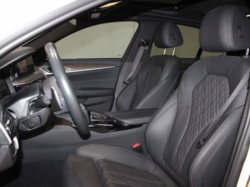 Certified 2022 BMW 530i w/ M Sport Package image 12