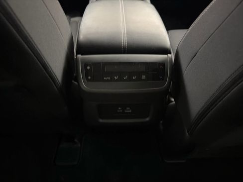 Certified 2024 Nissan Pathfinder SV FWD image 22