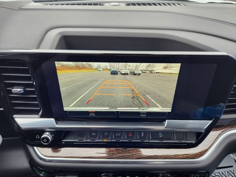 New 2026 GMC Sierra 1500 SLE image 13