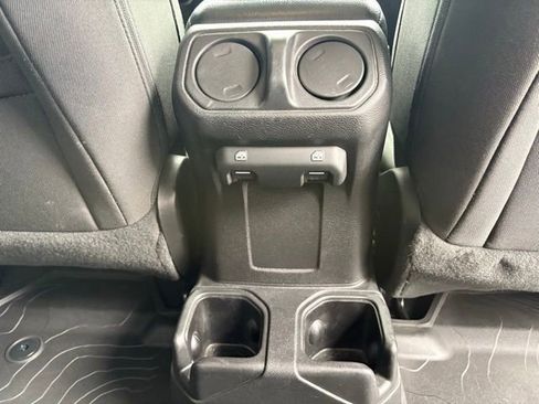 Used 2022 Jeep Gladiator Sport image 38