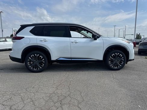 New 2026 Nissan Rogue Platinum image 8