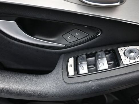 Used 2022 Mercedes-Benz GLC 300 image 23