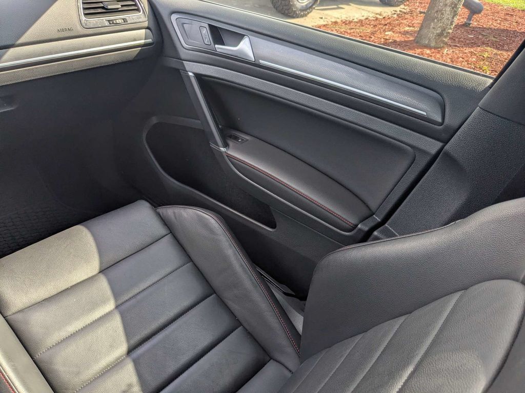 Used 2020 Volkswagen GTI SE FWD image 22