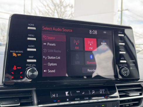 Used 2021 Toyota Sienna XLE image 10