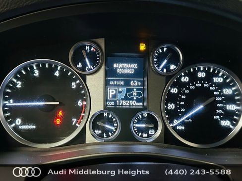 Used 2013 Lexus LX 570 4WD w/ Luxury Pkg w/Pre-crash image 18