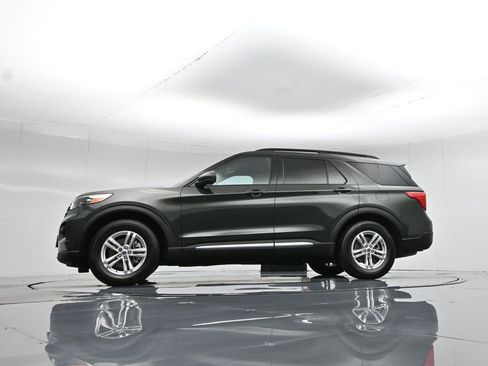 Certified 2022 Ford Explorer XLT image 8