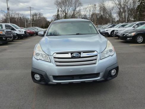 Used 2014 Subaru Outback 2.5i Premium w/ Accessory Value Package (OYX) image 4
