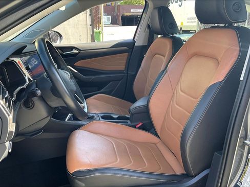 Certified 2023 Volkswagen Jetta SEL FWD image 24
