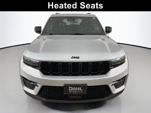 Used 2024 Jeep Grand Cherokee Limited w/ Black Appearance Package AWD/4WD image 3