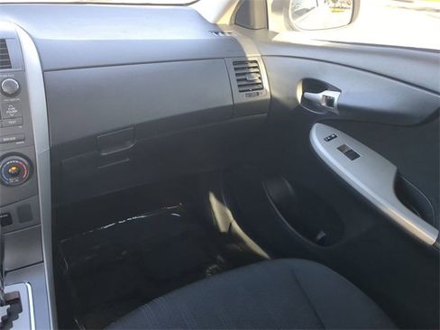 Used 2011 Toyota Corolla S image 16