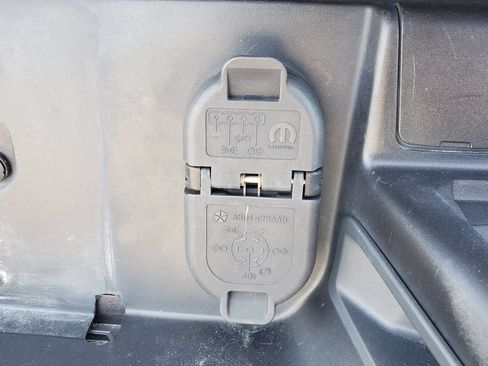 Used 2020 RAM 1500 Big Horn AWD/4WD image 7