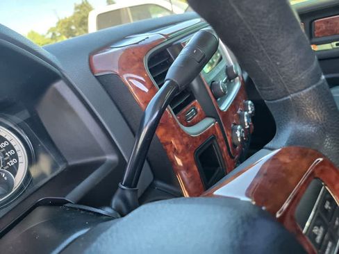 Used 2018 RAM 3500 Tradesman w/ Chrome Appearance Group RWD image 13