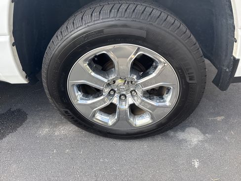 Used 2020 RAM 1500 Big Horn AWD/4WD image 2