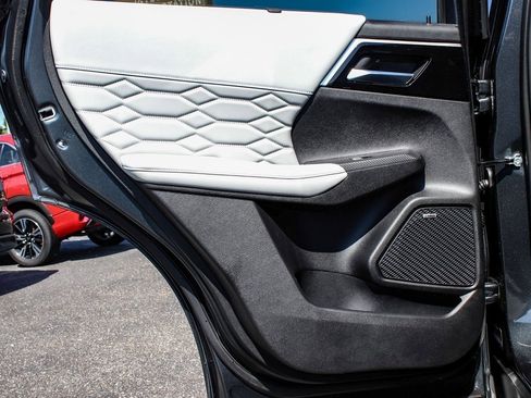 New 2025 Mitsubishi Outlander SEL image 13