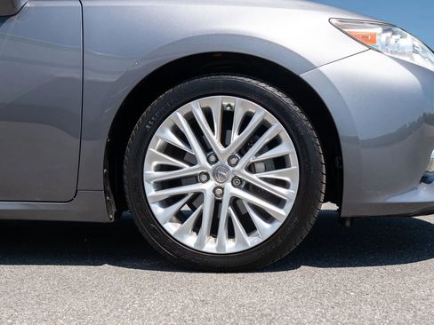 Used 2013 Lexus ES 350 FWD image 16