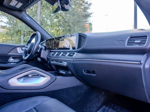 Used 2025 Mercedes-Benz GLS 450 4MATIC w/ AMG Line Exterior image 24
