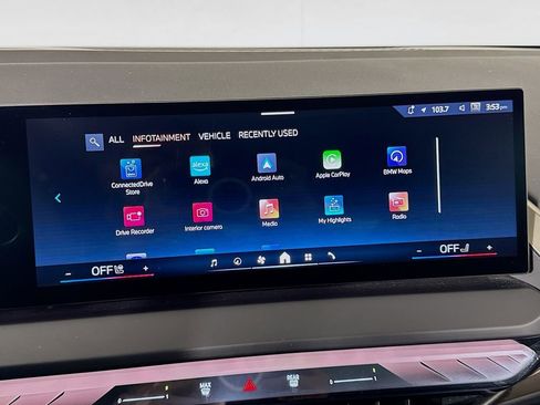 Used 2025 BMW X3 xDrive30i AWD/4WD image 32