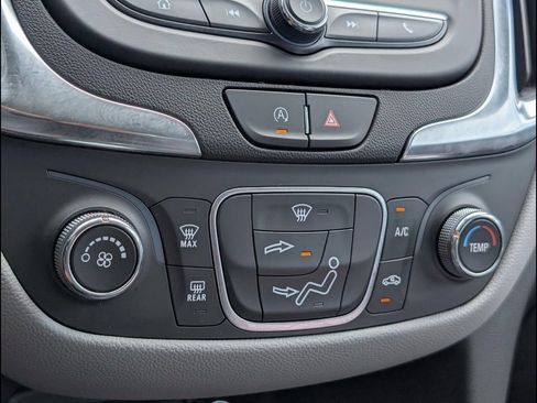 Used 2024 Chevrolet Equinox LS FWD image 15