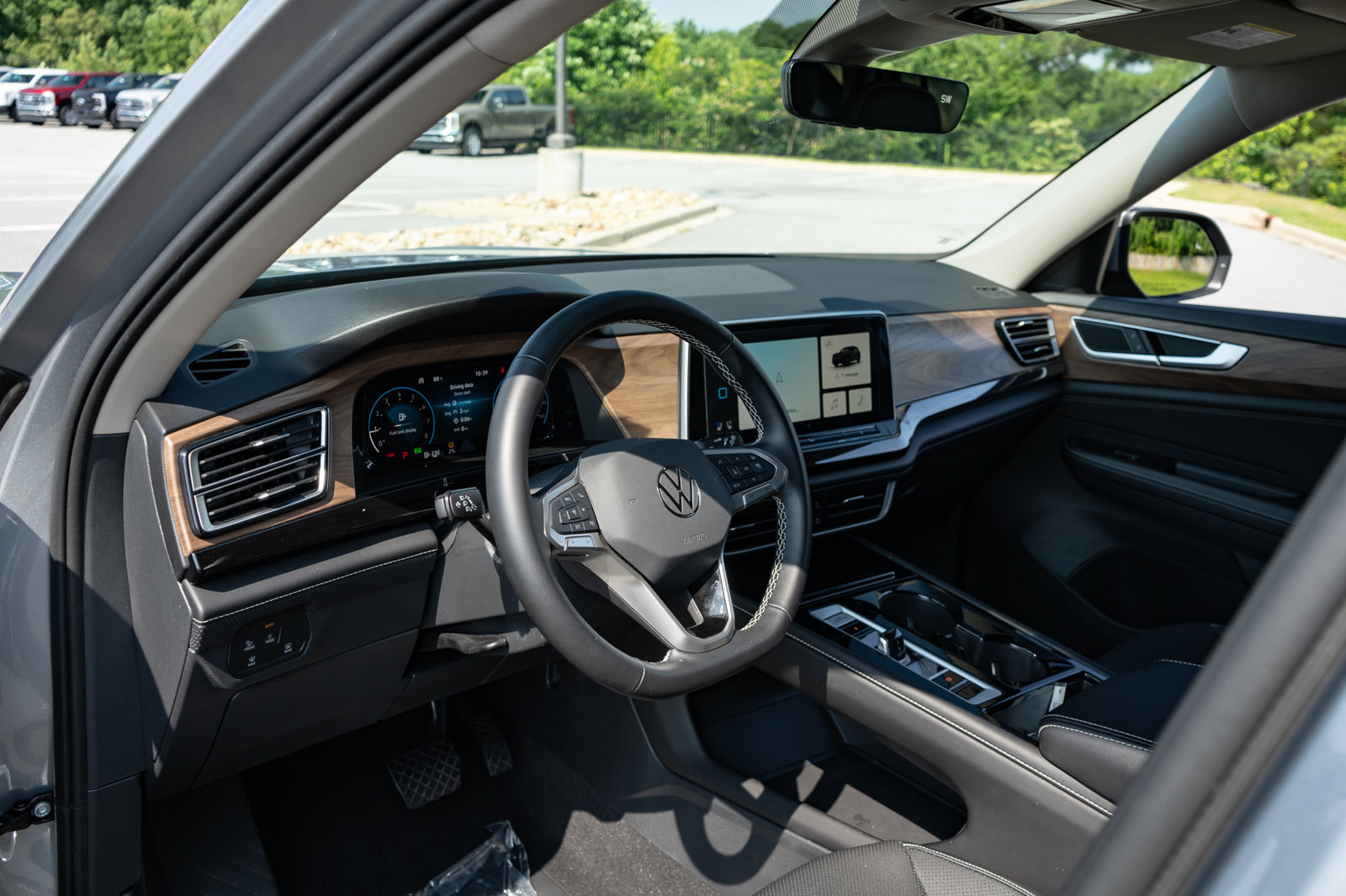 Used 2026 Volkswagen Atlas SE FWD image 13