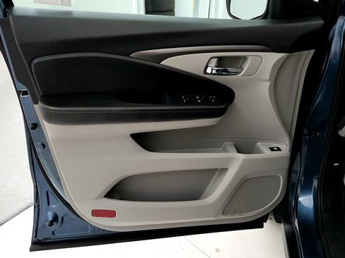 Used 2019 Honda Pilot EX image 23