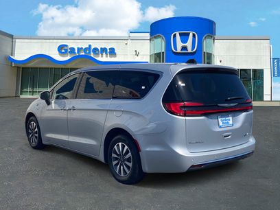 Used 2023 Chrysler Pacifica Touring-L