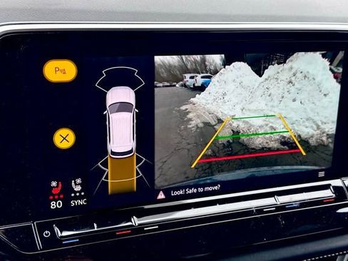 Used 2025 Volkswagen Atlas Cross Sport SEL R-Line image 16