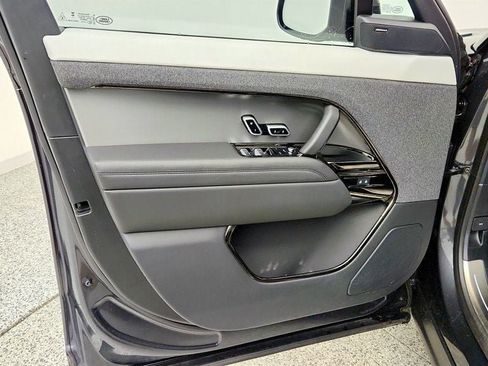 Used 2025 Land Rover Range Rover Sport Dynamic SE AWD/4WD image 11