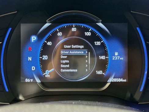 Used 2020 Hyundai Santa Fe SEL w/ Convenience Package FWD image 12