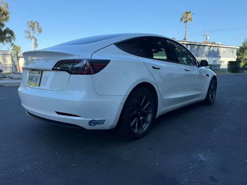 Used 2021 Tesla Model 3 Standard Range Plus RWD image 9