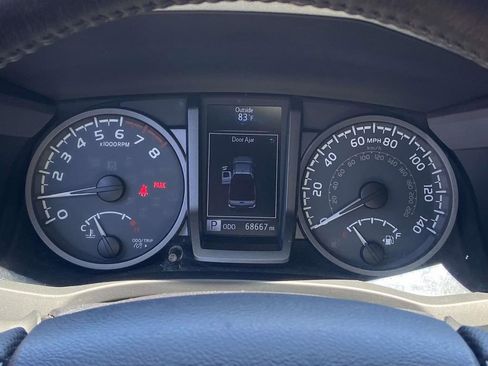 Used 2016 Toyota Tacoma TRD Sport w/ Towing Package RWD image 35