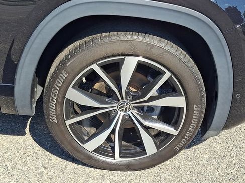 Used 2024 Volkswagen Atlas Cross Sport SEL Premium R-Line AWD/4WD image 8