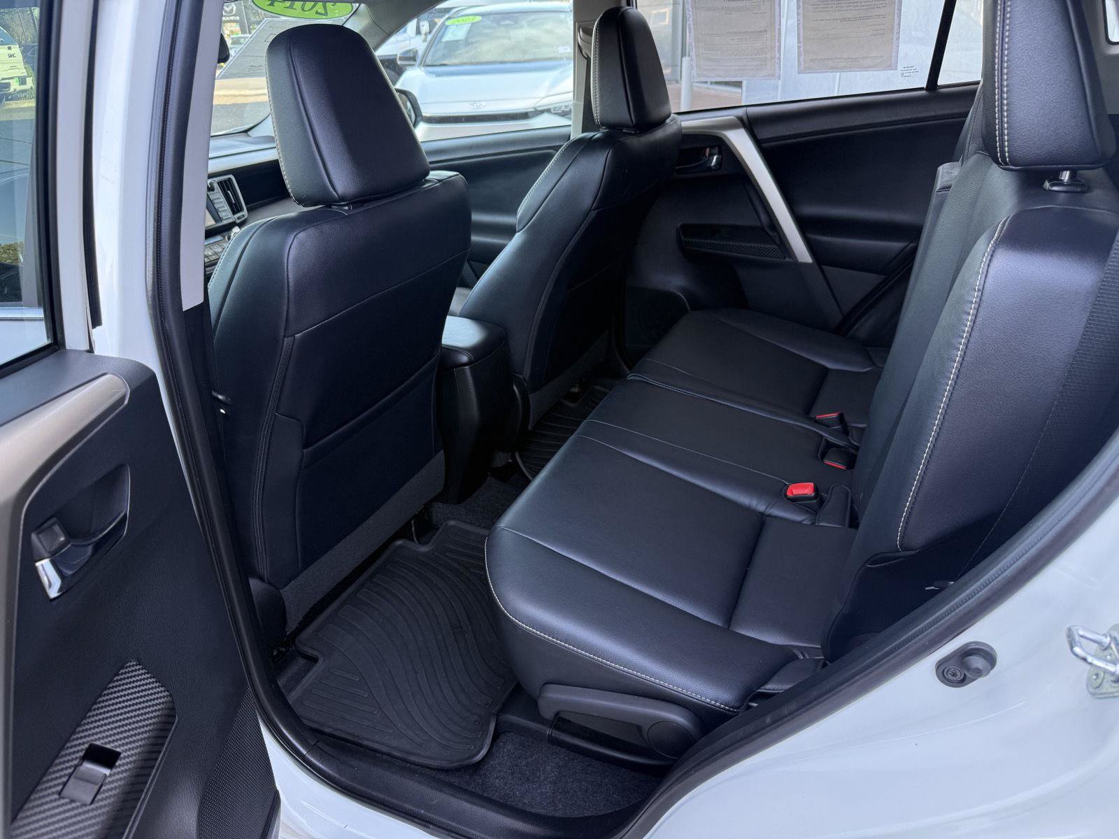 Used 2014 Toyota RAV4 Limited w/ Technology Package AWD/4WD image 42