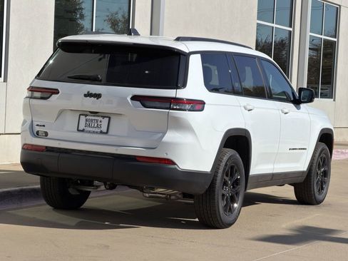 New 2025 Jeep Grand Cherokee L Altitude image 5