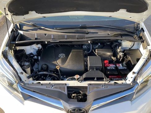 Used 2020 Toyota Sienna Limited image 42