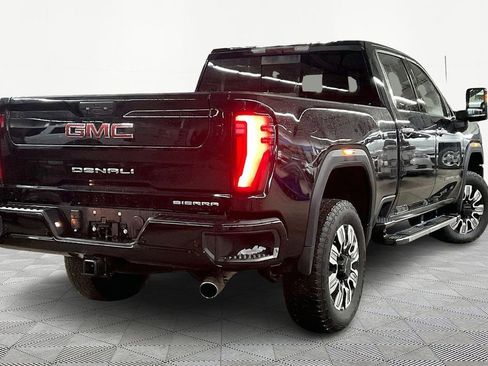 Used 2024 GMC Sierra 2500 Denali image 7