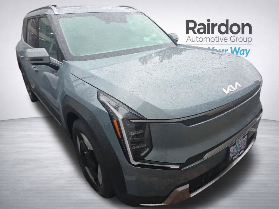 Certified 2024 Kia EV9 Wind AWD/4WD image 1